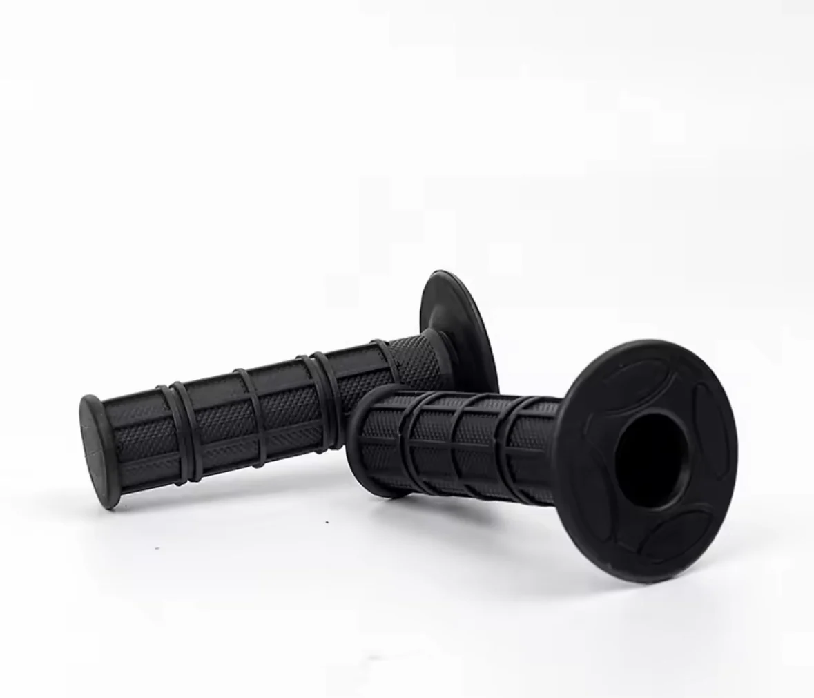 Grips - Image 12